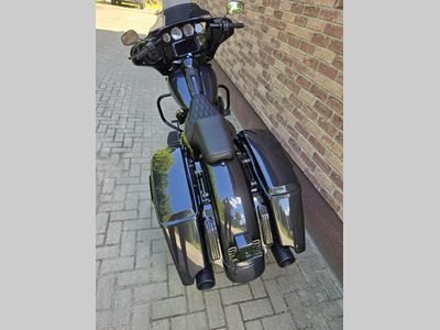 HARLEY-DAVIDSON STREET GLIDE SPECIAL FLHXS – foto 4