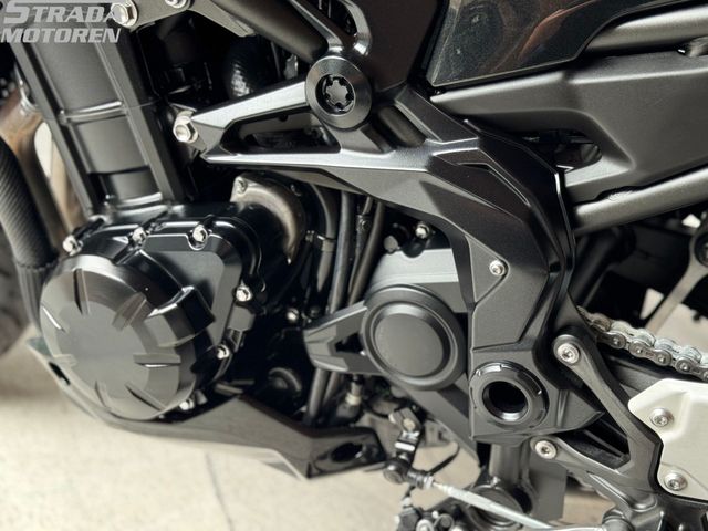 kawasaki - z900