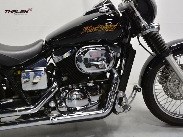 honda - vt-750--dc-black-widow