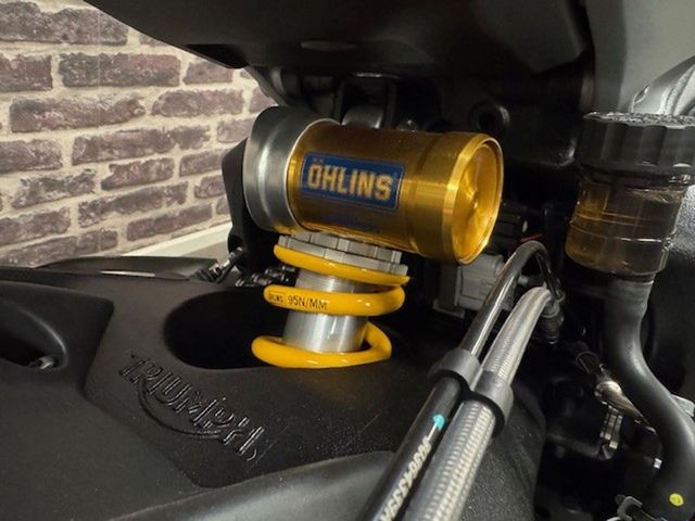 triumph - street-triple-rs