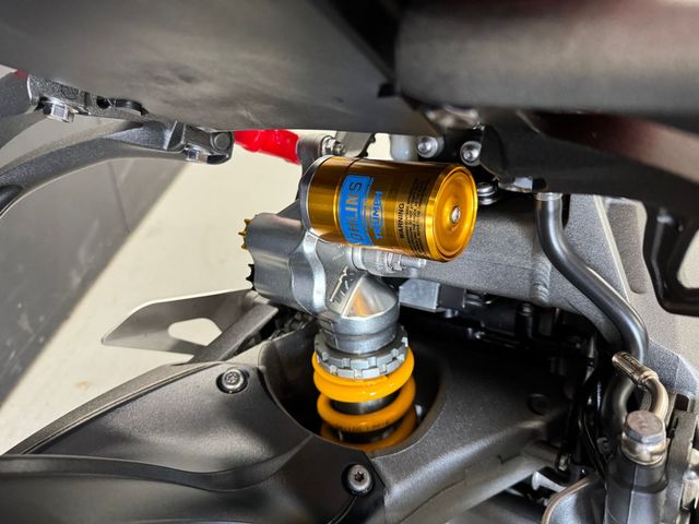 triumph - speed-triple-r