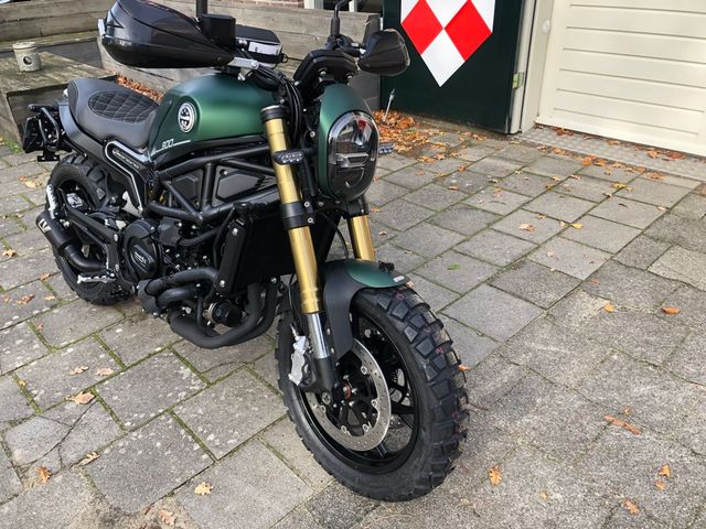 benelli - leoncino-800