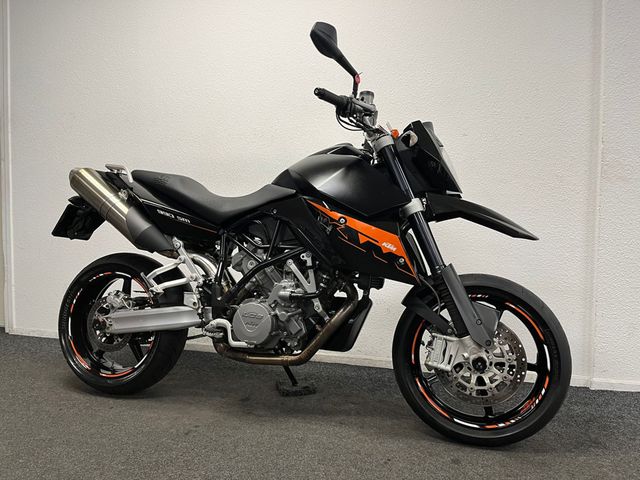 ktm - 990-supermoto-r