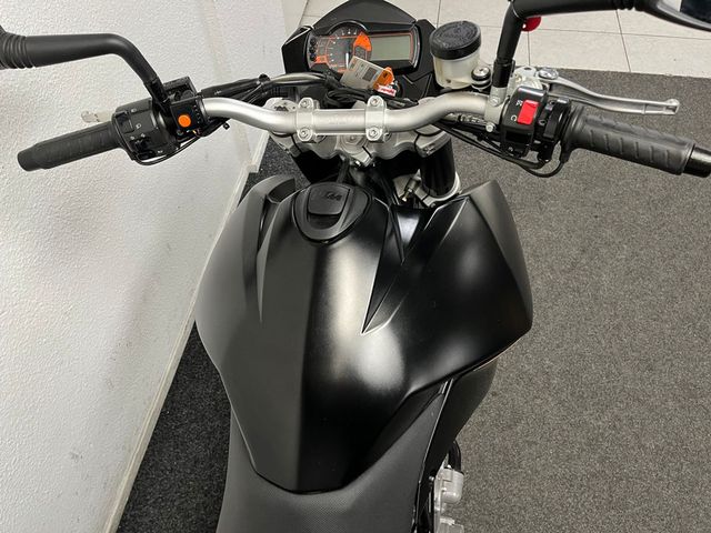 ktm - 990-supermoto-r