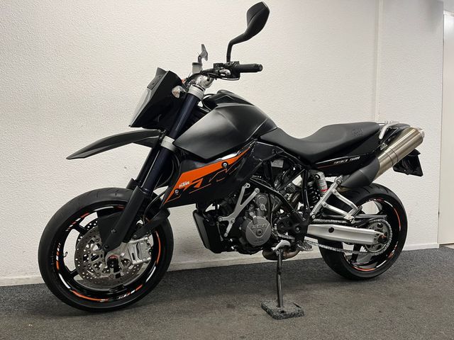 ktm - 990-supermoto-r