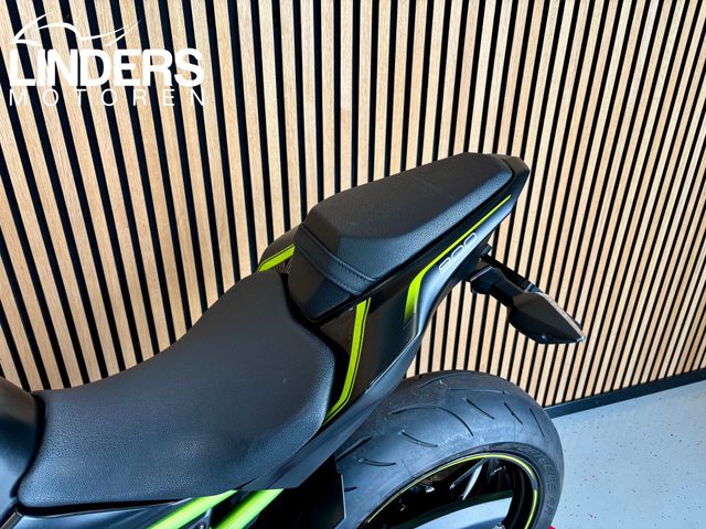 kawasaki - z900