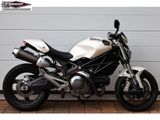 DUCATI MONSTER 696