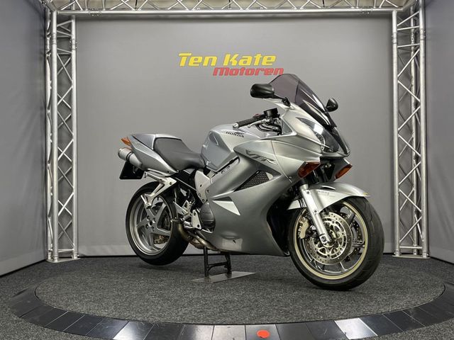 honda - vfr-800-fi-vtec-abs