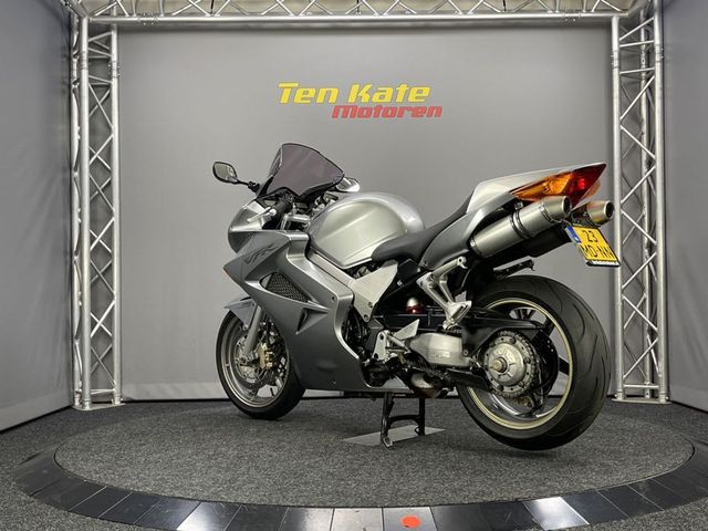 honda - vfr-800-fi-vtec-abs