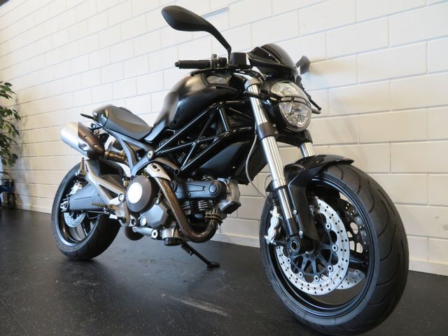 ducati - monster-696