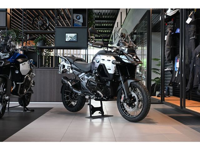 bmw - r-1300-gs-adventure-triple-black