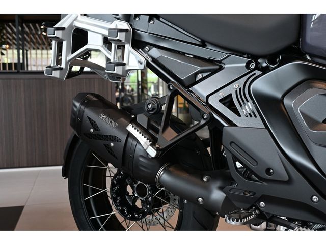 bmw - r-1300-gs-adventure-triple-black