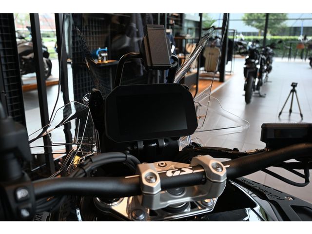 bmw - r-1300-gs-adventure-triple-black