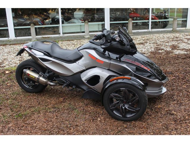 can-am - spyder-rs-s