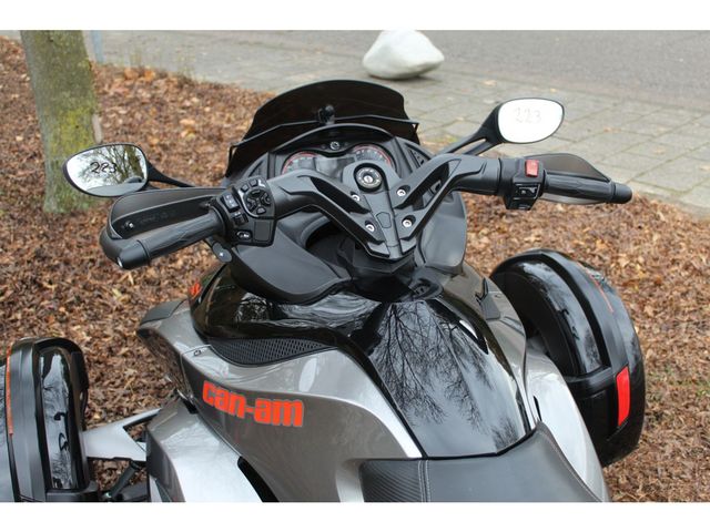 can-am - spyder-rs-s