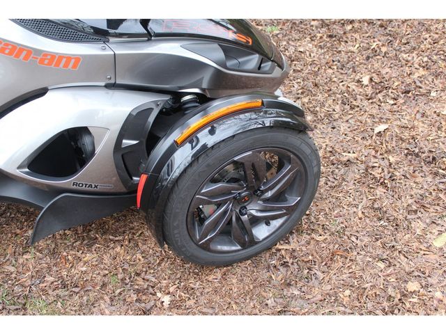 can-am - spyder-rs-s