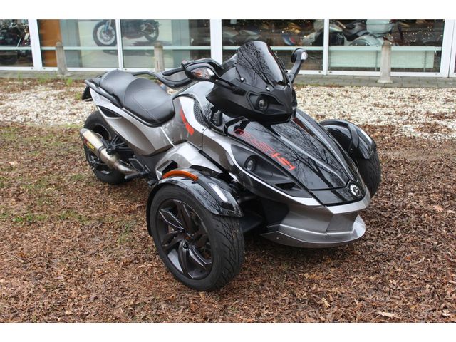can-am - spyder-rs-s