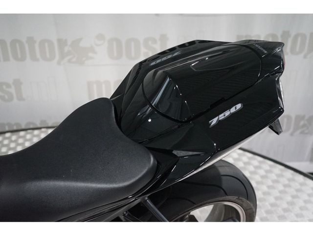 suzuki - gsx-r-750