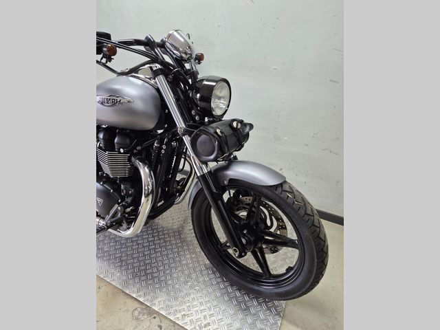 triumph - bonneville-speedmaster