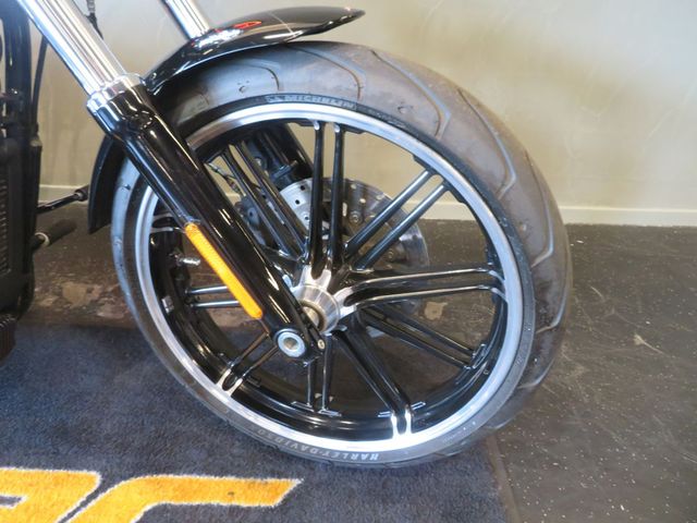 harley-davidson - softail-breakout-114