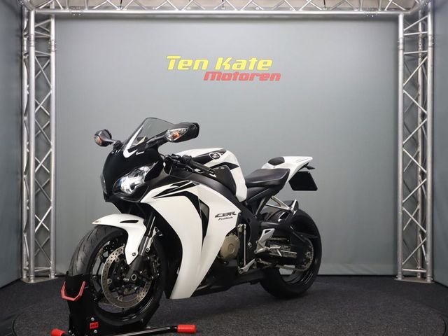 honda - cbr-1000-rr-fireblade