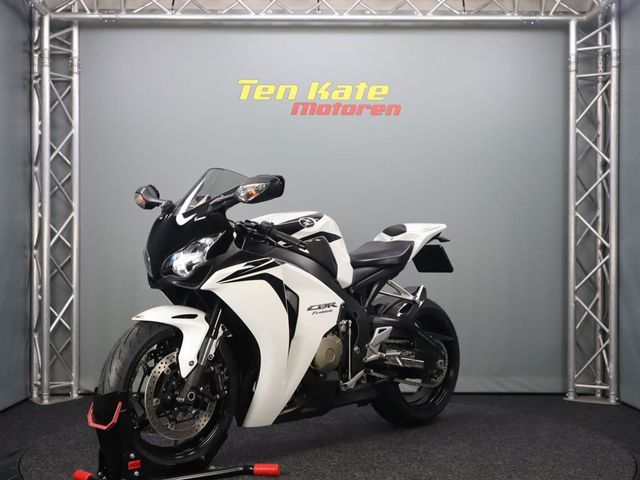 honda - cbr-1000-rr-fireblade