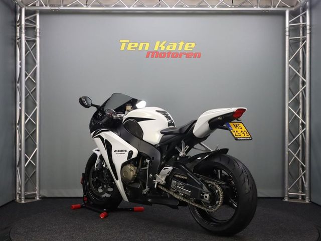 honda - cbr-1000-rr-fireblade