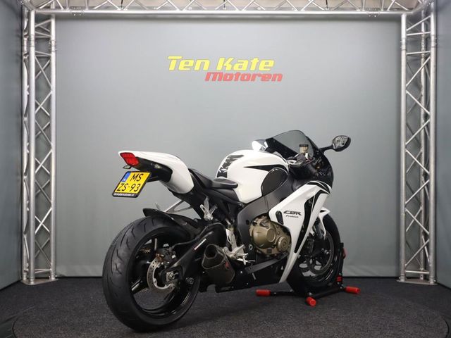 honda - cbr-1000-rr-fireblade
