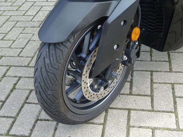 yamaha - x-max-400-iron-max-abs