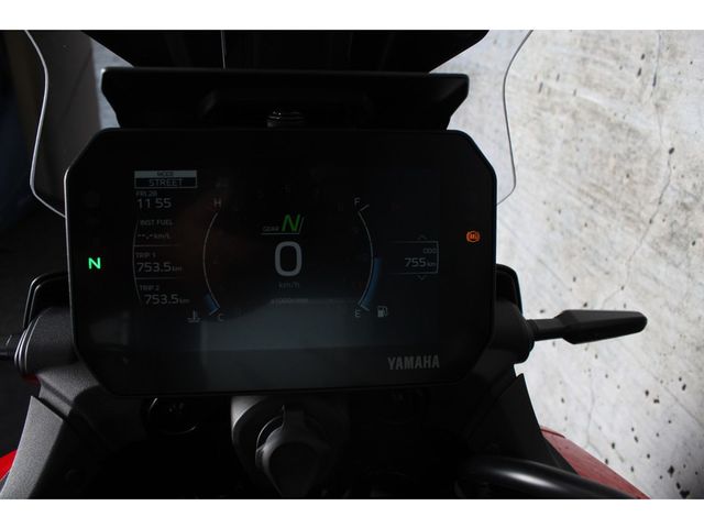 yamaha - tracer-9