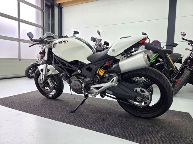 ducati - monster-696