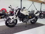 DUCATI MONSTER 696
