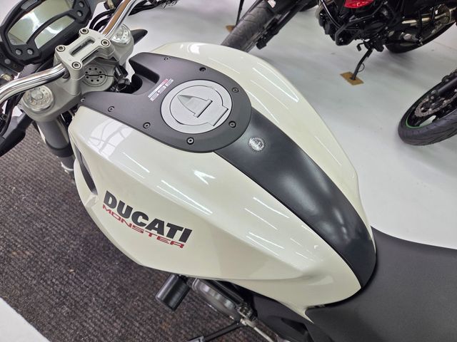 ducati - monster-696