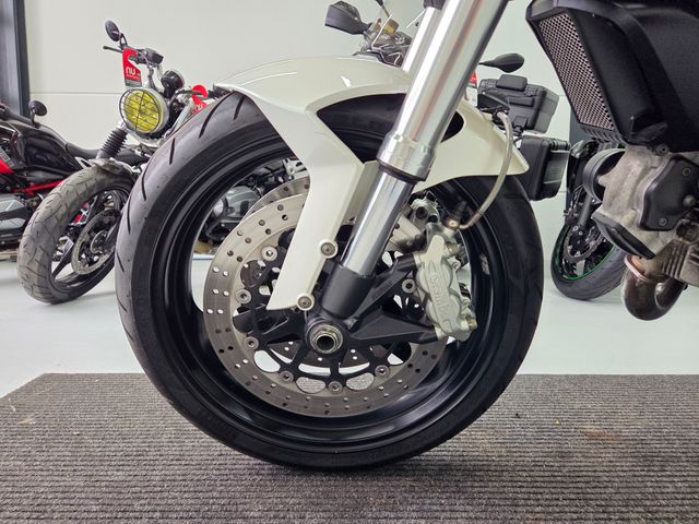 ducati - monster-696