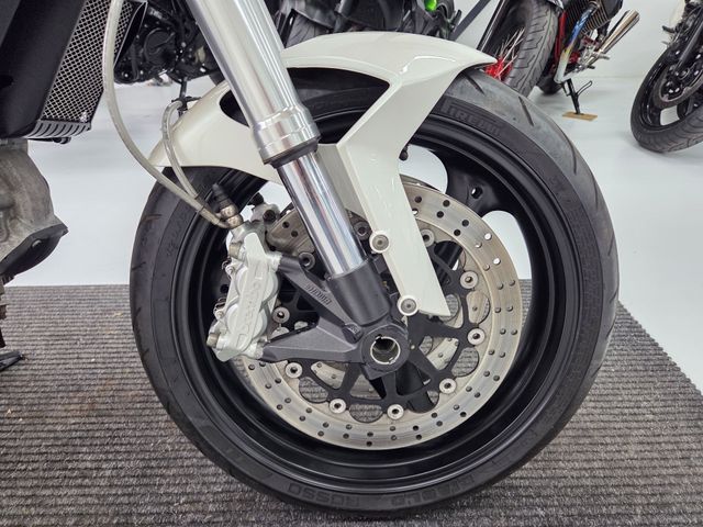 ducati - monster-696