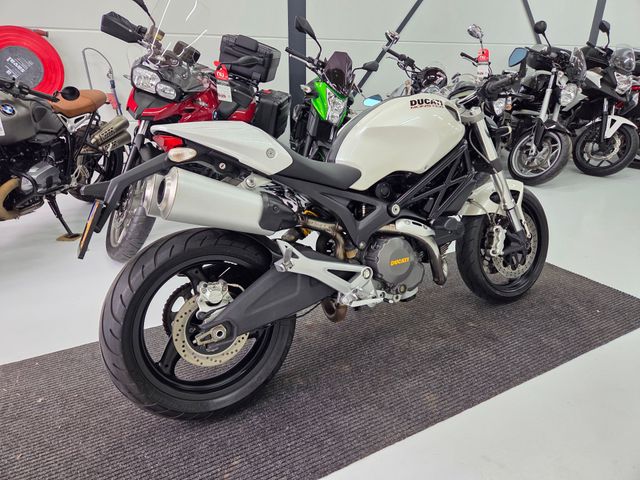 ducati - monster-696