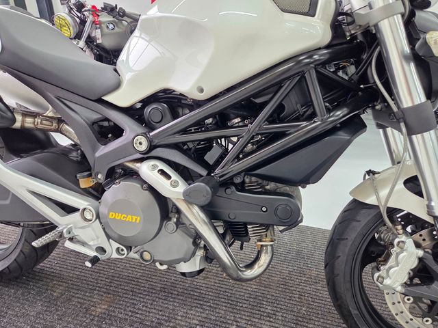 ducati - monster-696