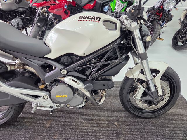 ducati - monster-696