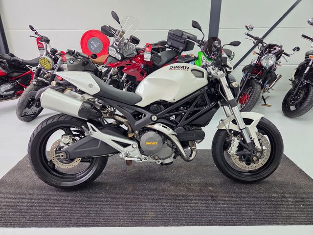 ducati - monster-696