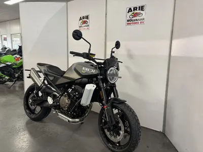 HUSQVARNA SVARTPILEN 801 – foto 2