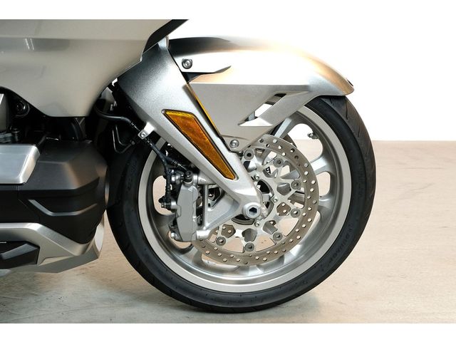 honda - gl-1800-goldwing-dct