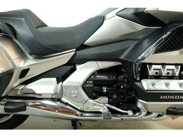 honda - gl-1800-goldwing-dct