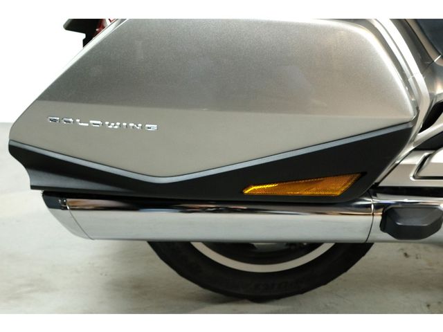 honda - gl-1800-goldwing-dct