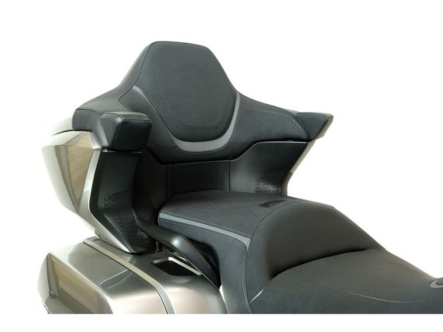 honda - gl-1800-goldwing-dct