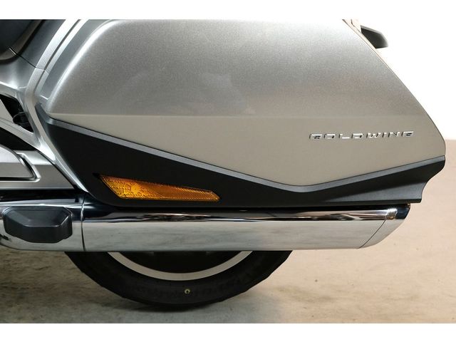 honda - gl-1800-goldwing-dct