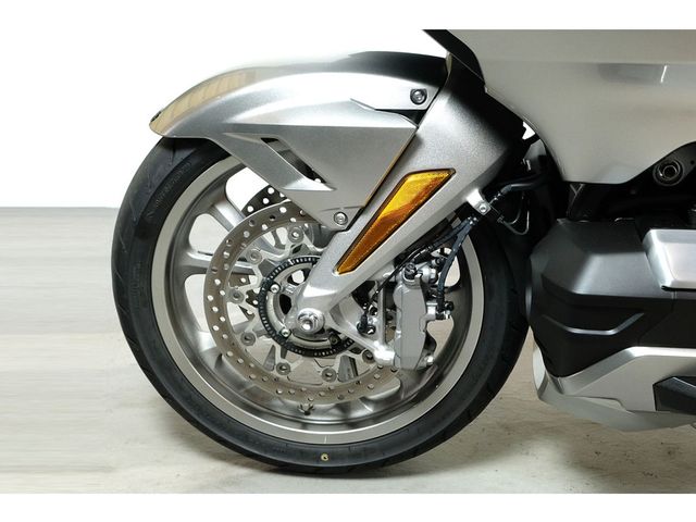 honda - gl-1800-goldwing-dct