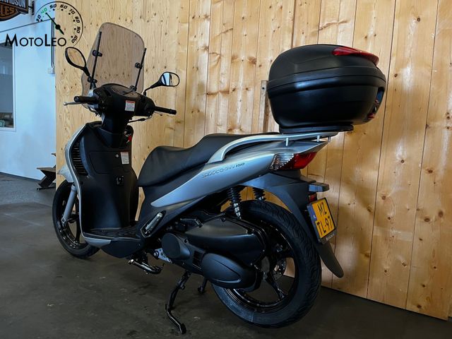 suzuki - sixteen-150