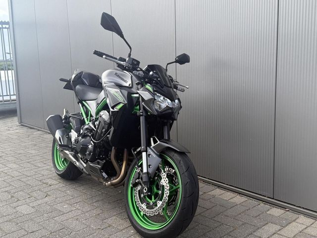 kawasaki - z900