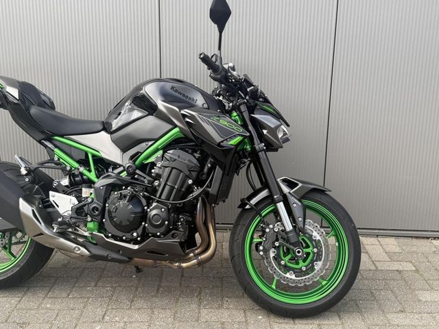 kawasaki - z900