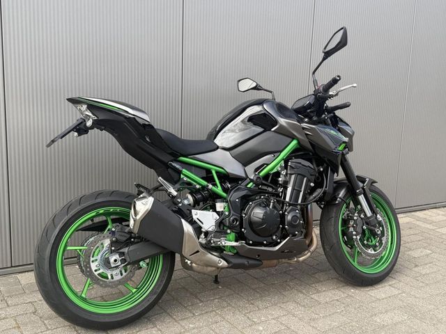 kawasaki - z900